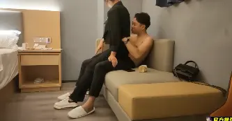 【独家网约】俩渣男哄骗良家人妻3P爽的惨叫飞起